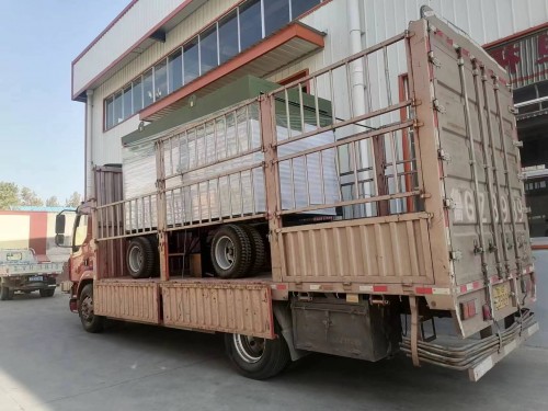 江都新疆客戶移動電站發(fā)貨